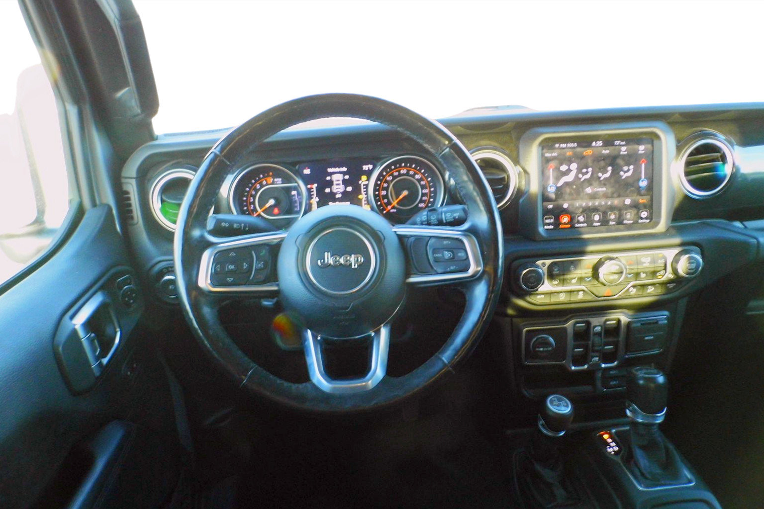 Used 2020 Jeep Wrangler Unlimited Sahara image 12