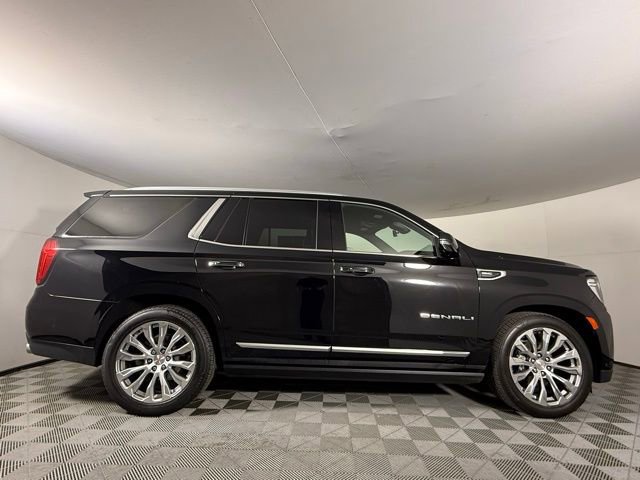 Used 2023 GMC Yukon Denali w/ Denali Reserve Package image 8