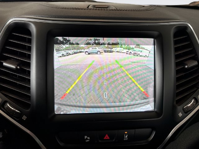 Used 2021 Jeep Cherokee Latitude Lux w/ Sun & Sound Group AWD/4WD image 17