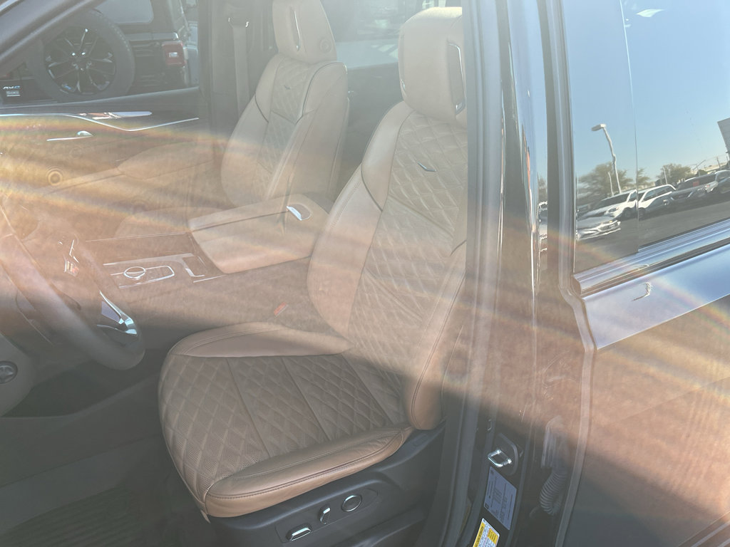 Used 2021 Cadillac Escalade ESV Sport w/ Driver Assist Tech Package AWD/4WD image 34