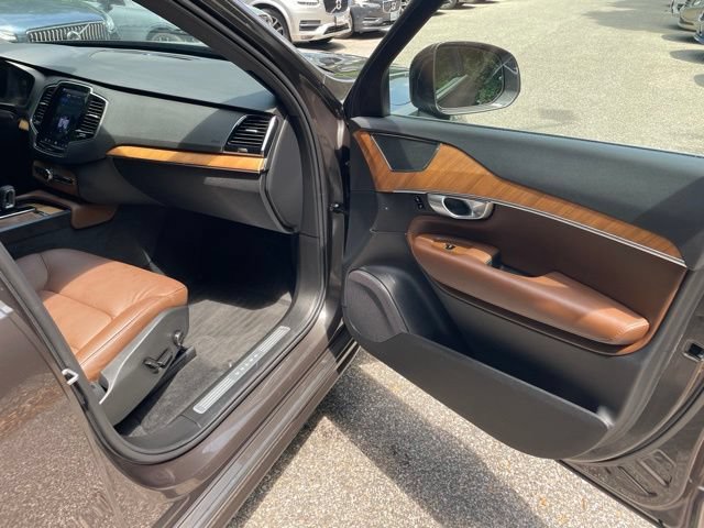 Certified 2024 Volvo XC90 B5 Plus AWD/4WD image 14