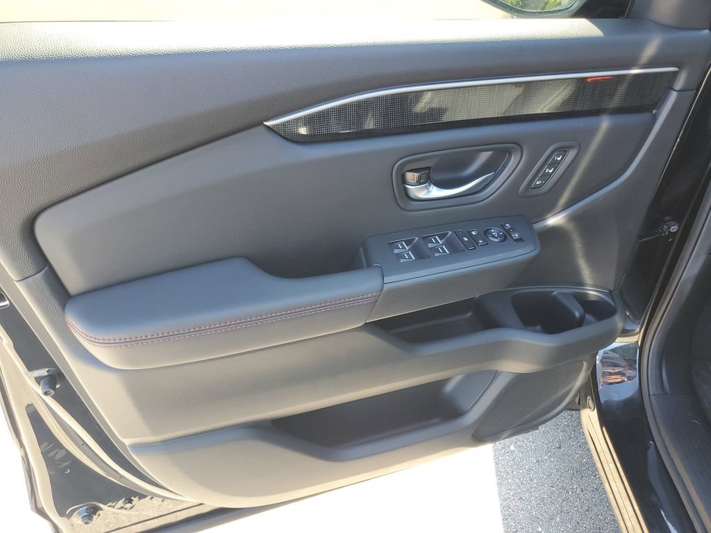 Used 2025 Honda Pilot Black Edition image 9