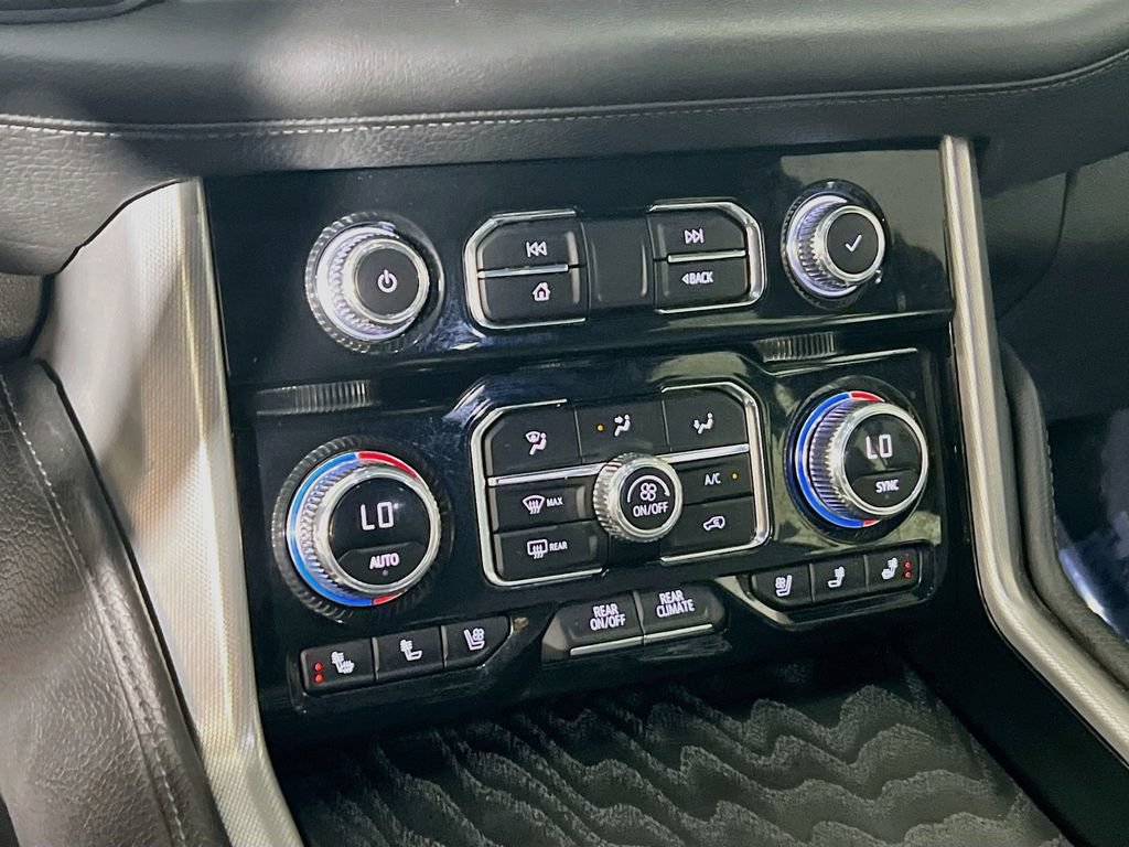 Used 2023 GMC Yukon XL Denali AWD/4WD image 14