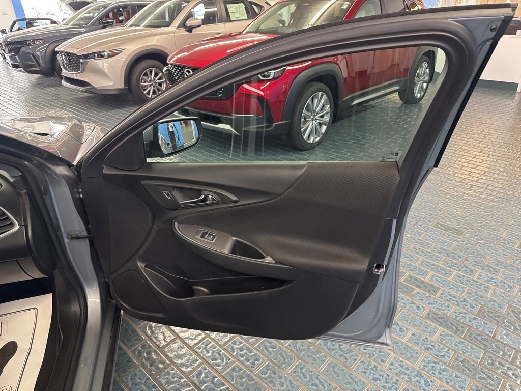 Used 2025 Chevrolet Malibu LT image 18