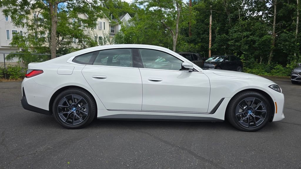 Used 2023 BMW i4 eDrive40 w/ Premium Package RWD image 3