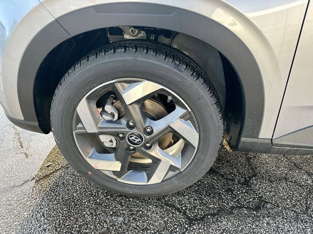 New 2025 Hyundai Venue SEL FWD image 21