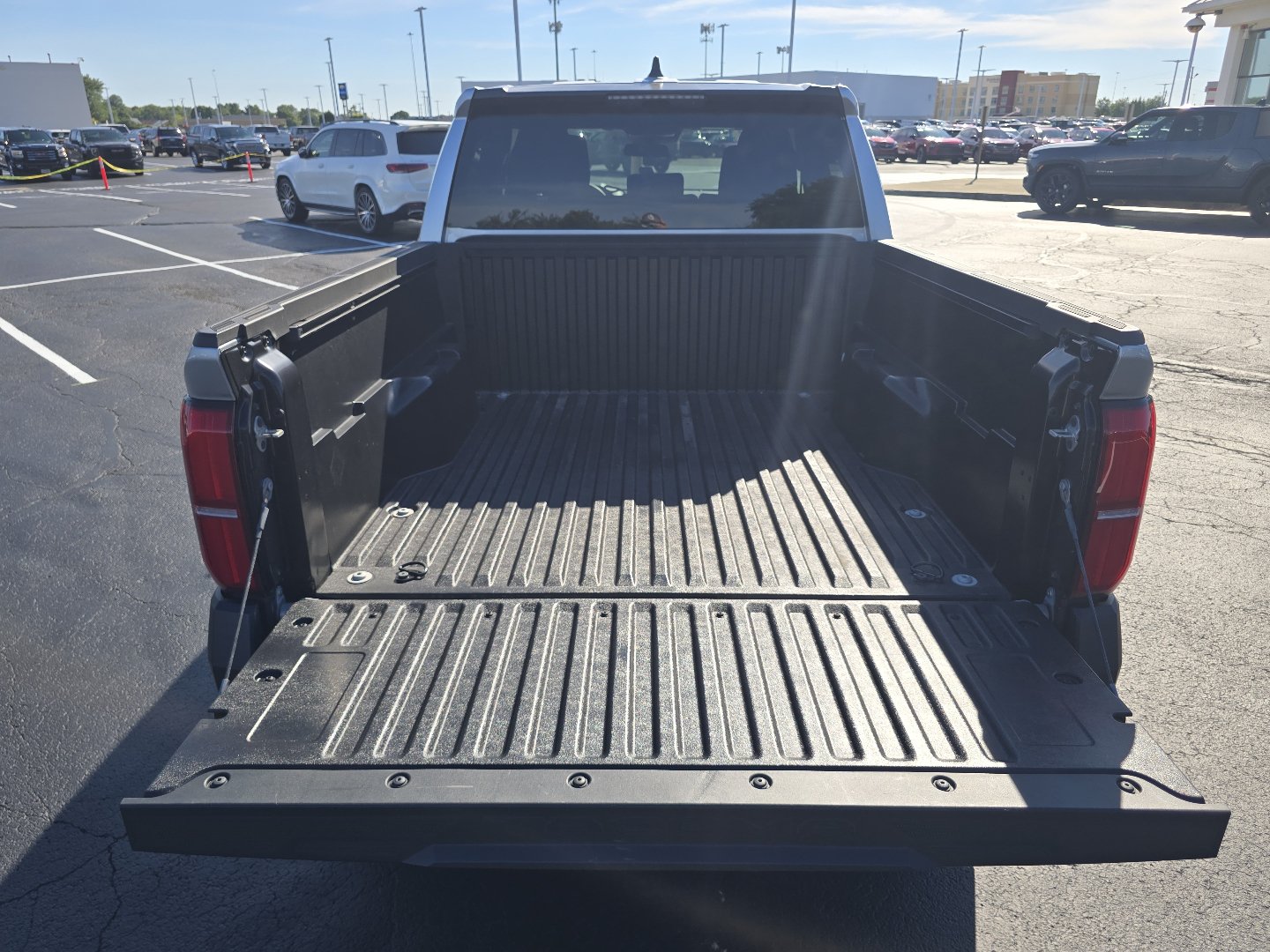 Used 2024 Toyota Tacoma SR AWD/4WD image 18