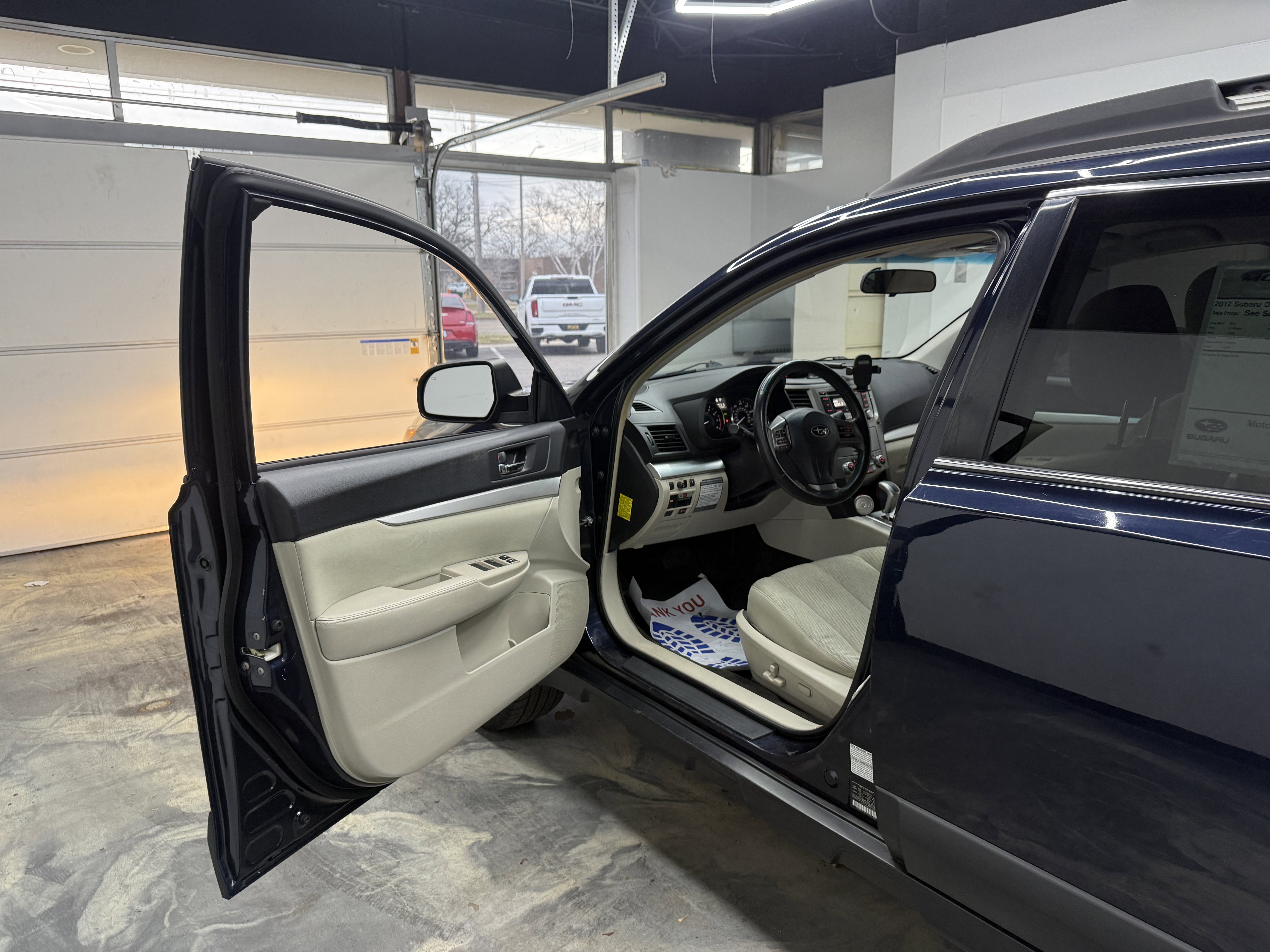 Used 2012 Subaru Outback 2.5i Premium w/ All-Weather Pkg image 9