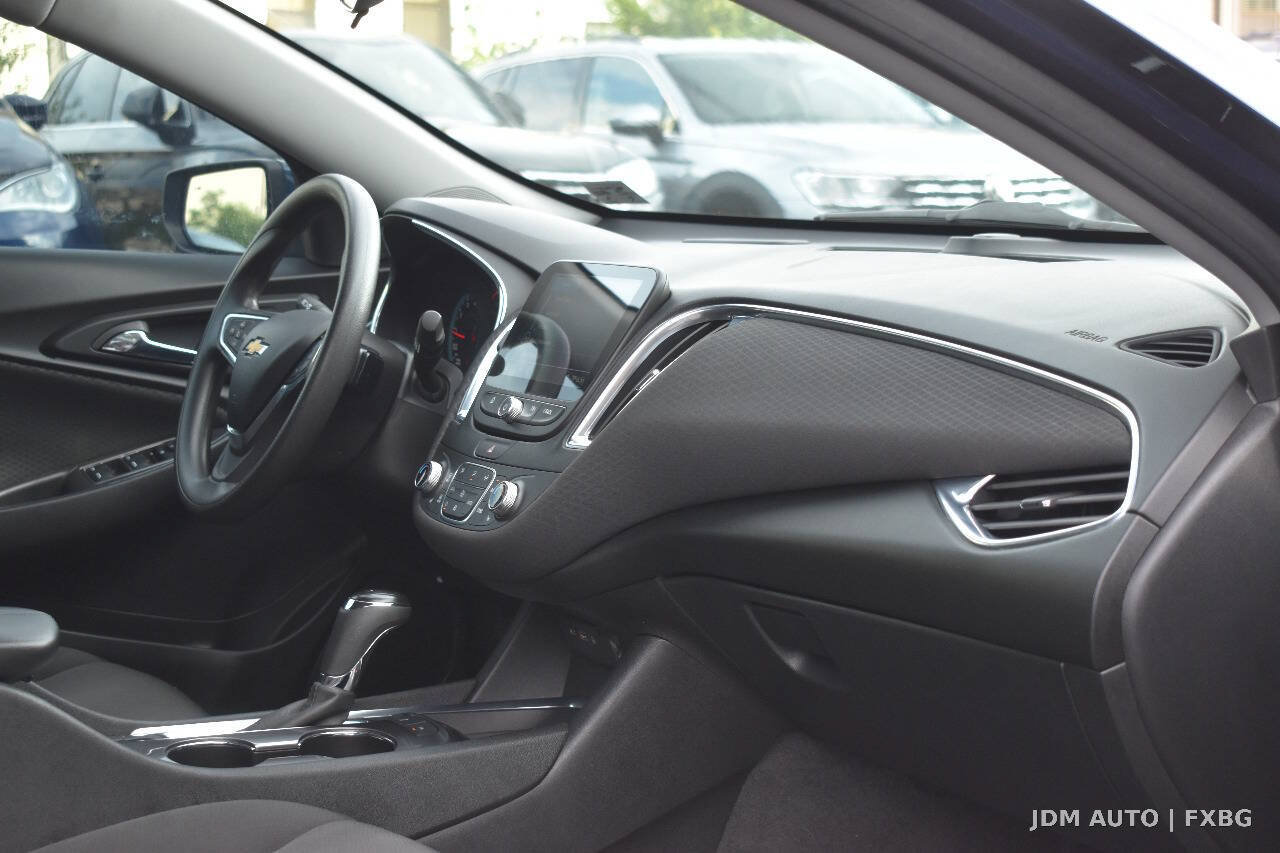 Used 2019 Chevrolet Malibu LT w/ LPO, Convenience Package 2 FWD image 16