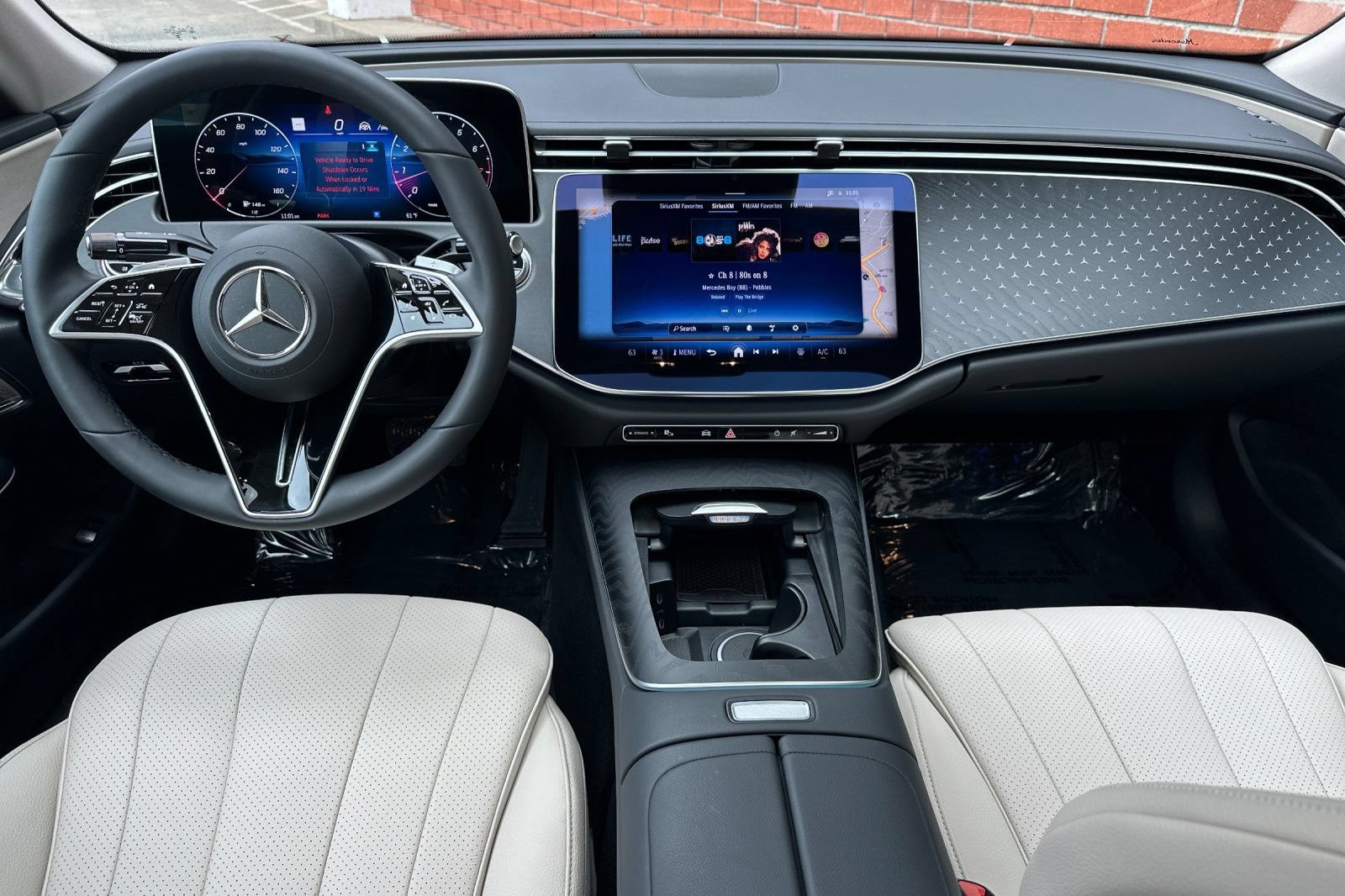 Used 2025 Mercedes-Benz E 350 4MATIC Sedan image 18