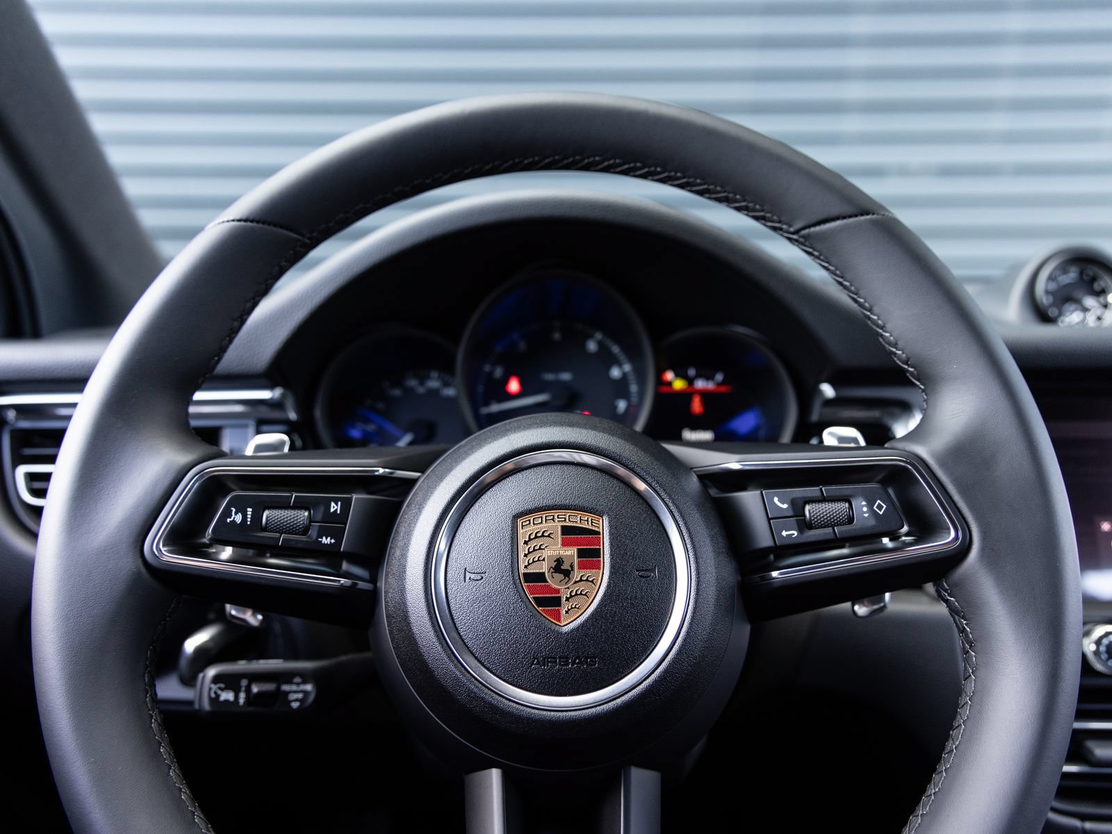 Certified 2026 Porsche Macan AWD/4WD image 14