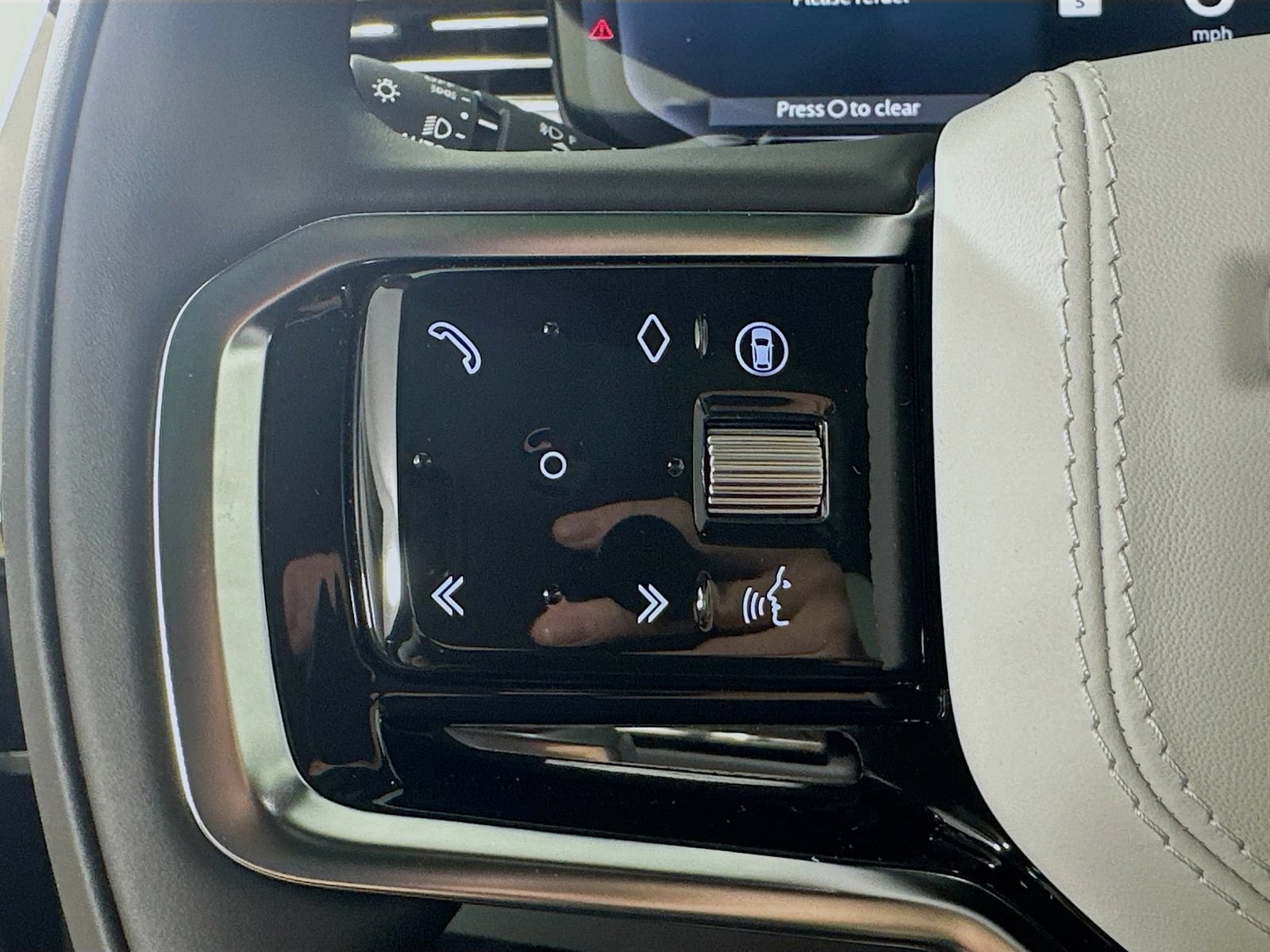 New 2026 Land Rover Range Rover Sport SE AWD/4WD image 18