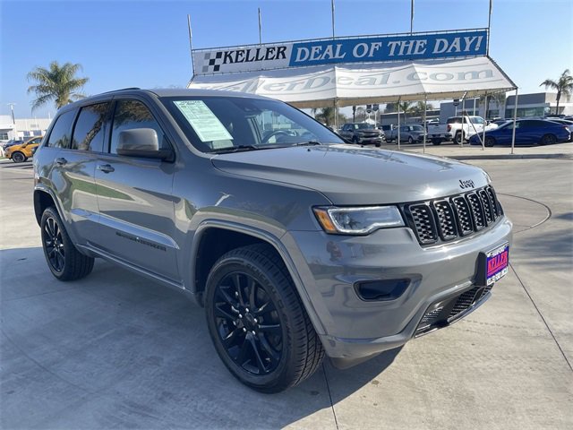 Used 2022 Jeep Grand Cherokee Laredo X image 2