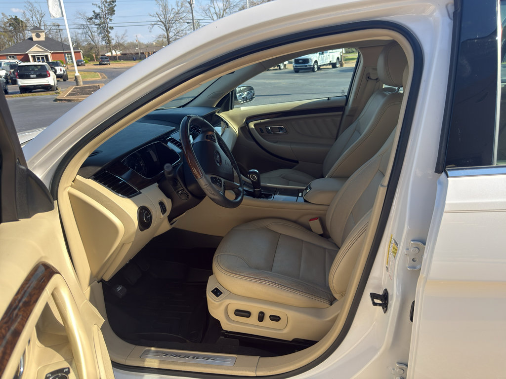 Used 2018 Ford Taurus Limited image 11