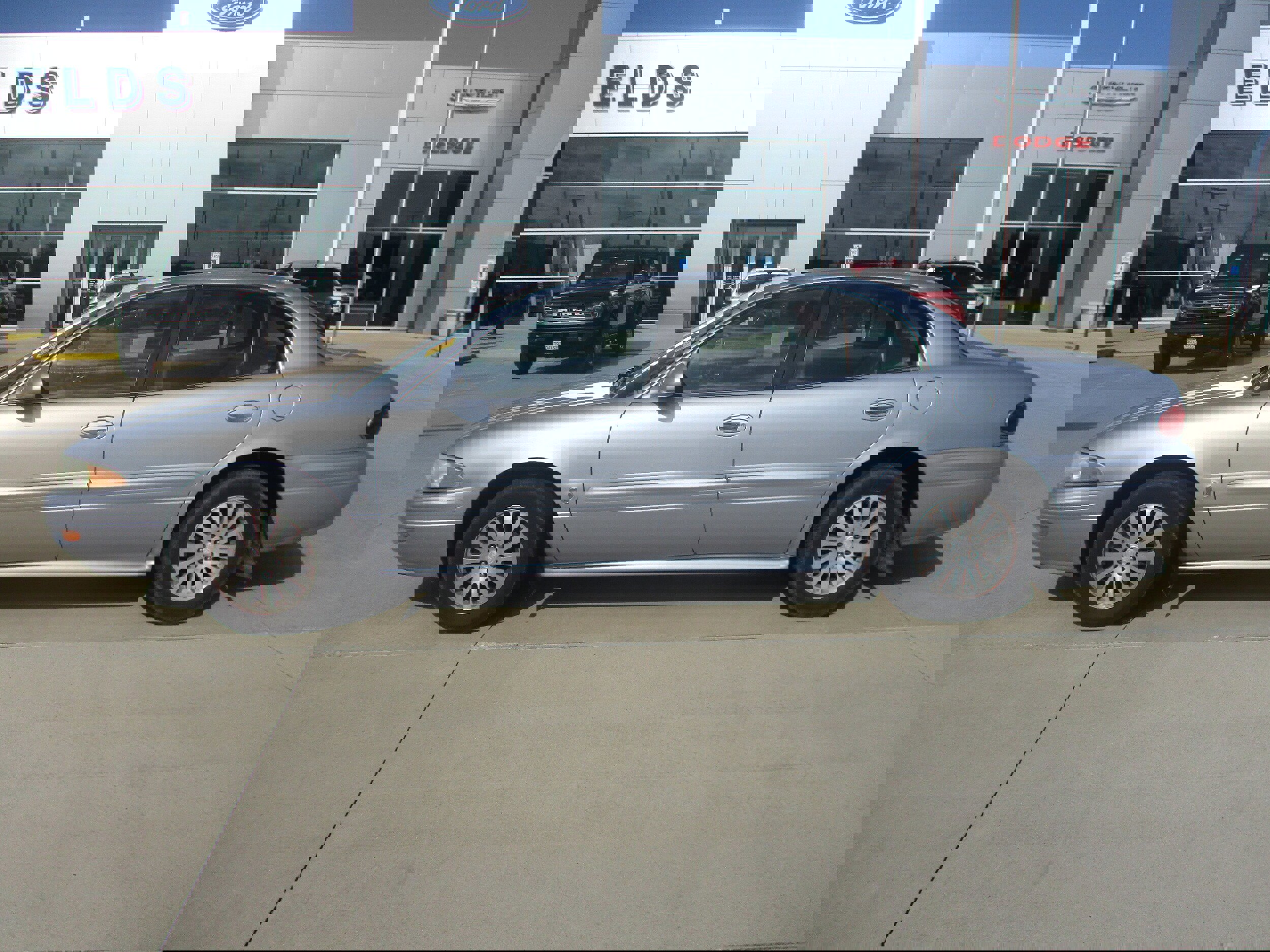 Used 2005 Buick Le Sabre Custom w/ Wheel And Sound Package FWD image 2