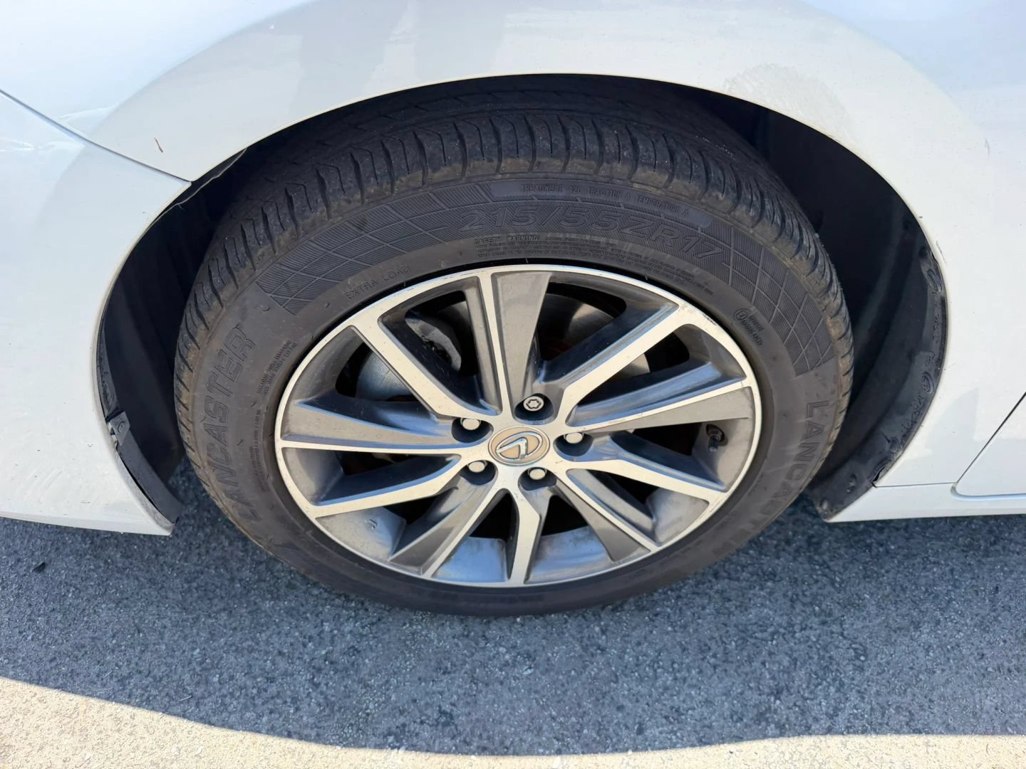 Used 2016 Lexus ES 300h w/ Luxury Package w/Wood Trim FWD image 34