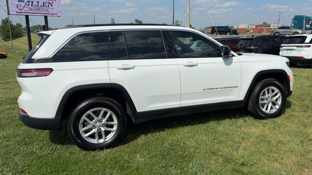 Used 2025 Jeep Grand Cherokee 4WD image 7