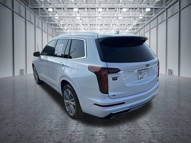 Used 2023 Cadillac XT6 Premium Luxury w/ Technology Package FWD image 3