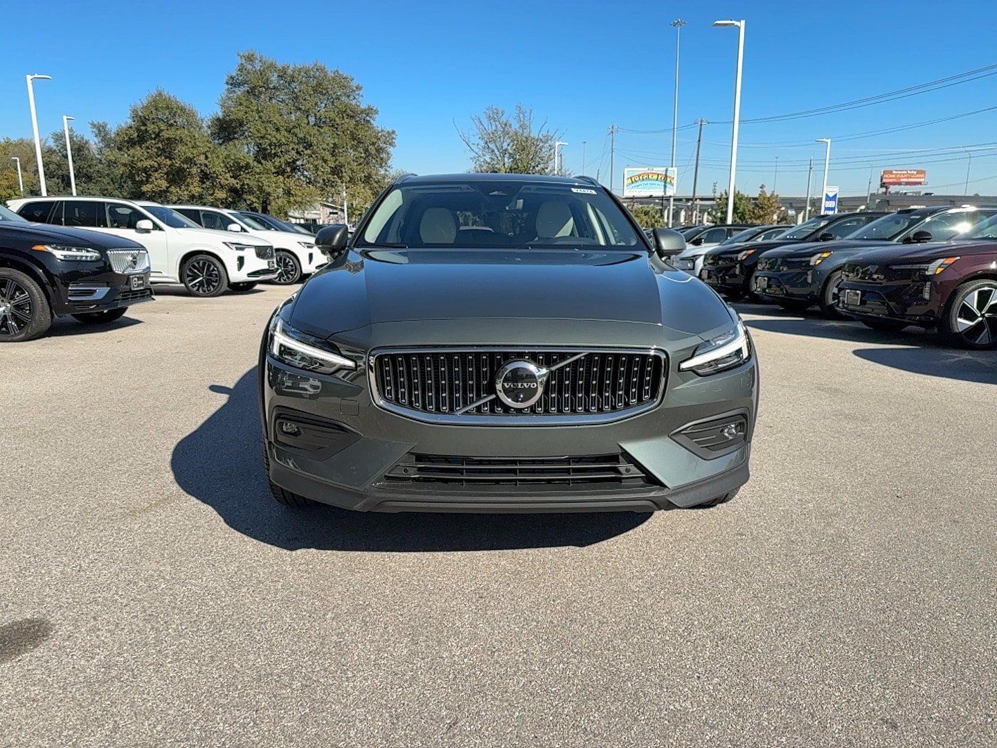 New 2026 Volvo V60 B5 Cross Country Plus w/ Climate Package AWD/4WD image 8