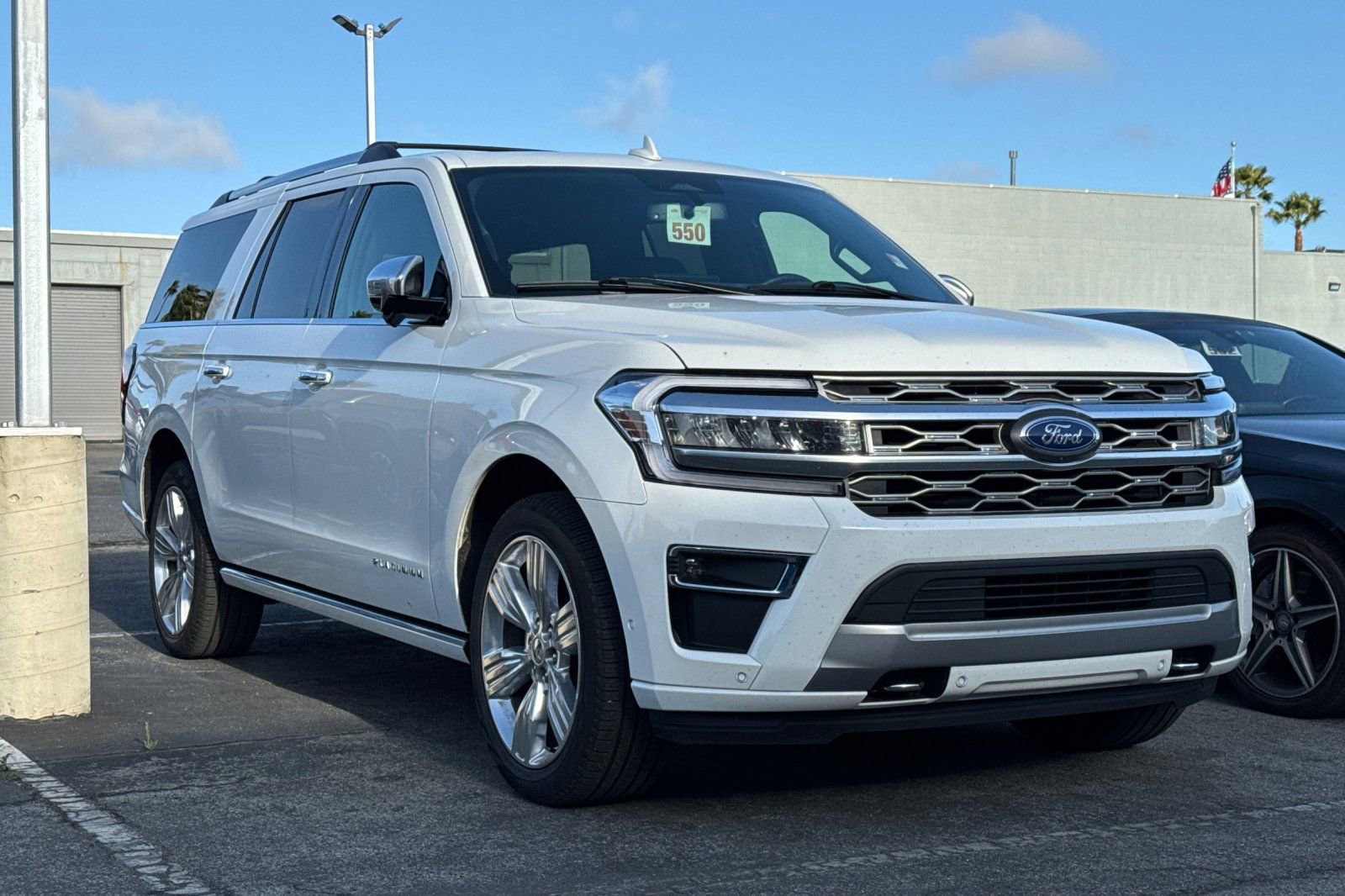 Used 2024 Ford Expedition Max Platinum image 2