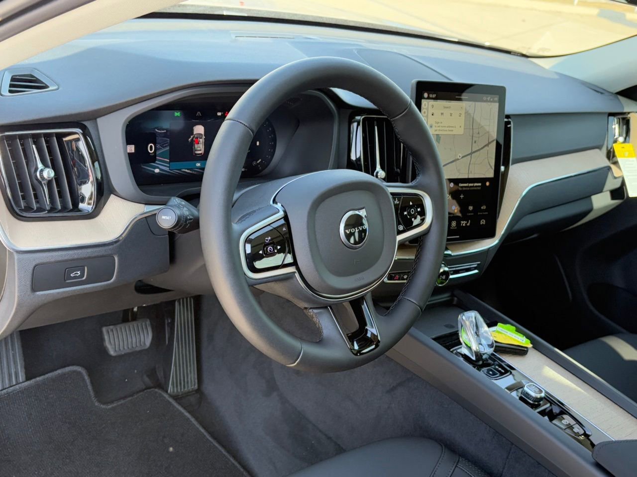 New 2026 Volvo XC60 B5 Core w/ Protection Package Premier AWD/4WD image 14