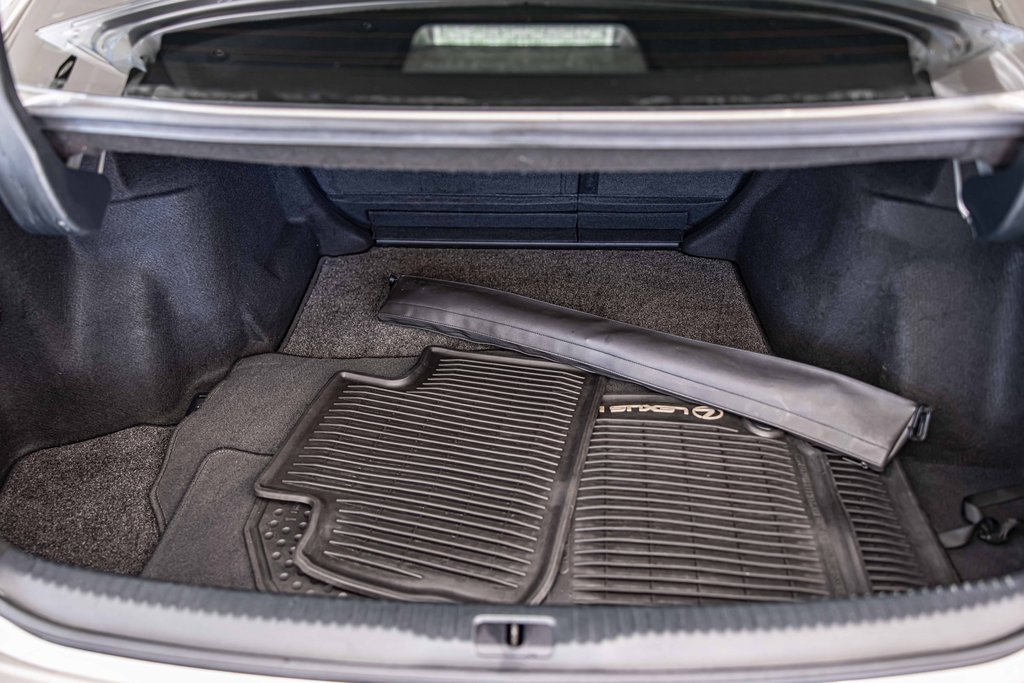 Used 2017 Lexus IS 300 AWD image 16