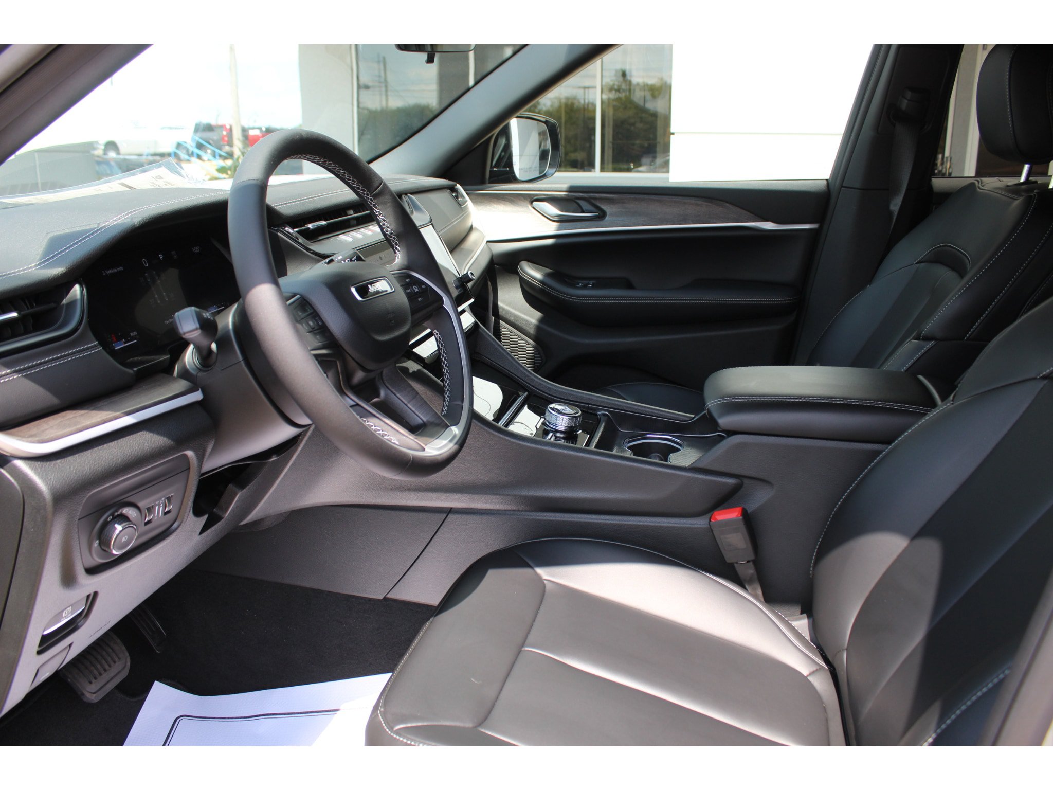 New 2027 Jeep Grand Cherokee Limited AWD/4WD image 9