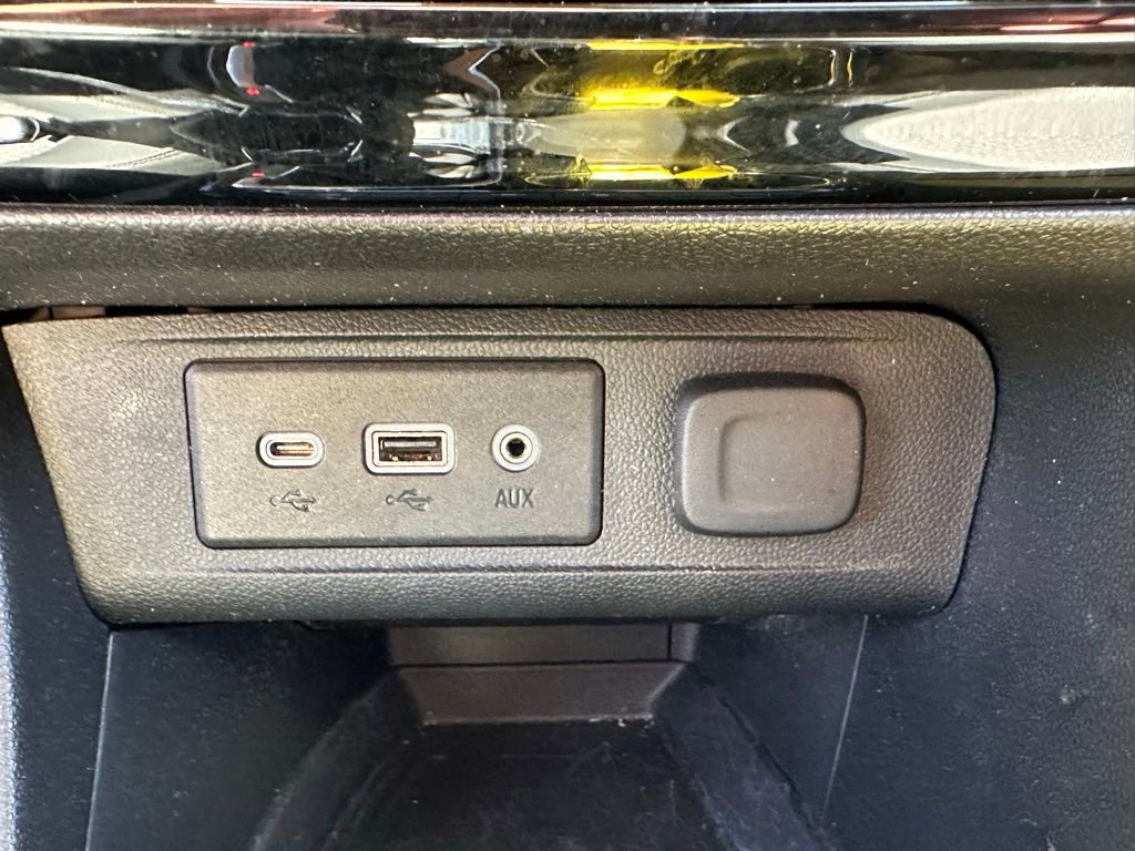 Used 2023 Buick Encore GX Select image 28
