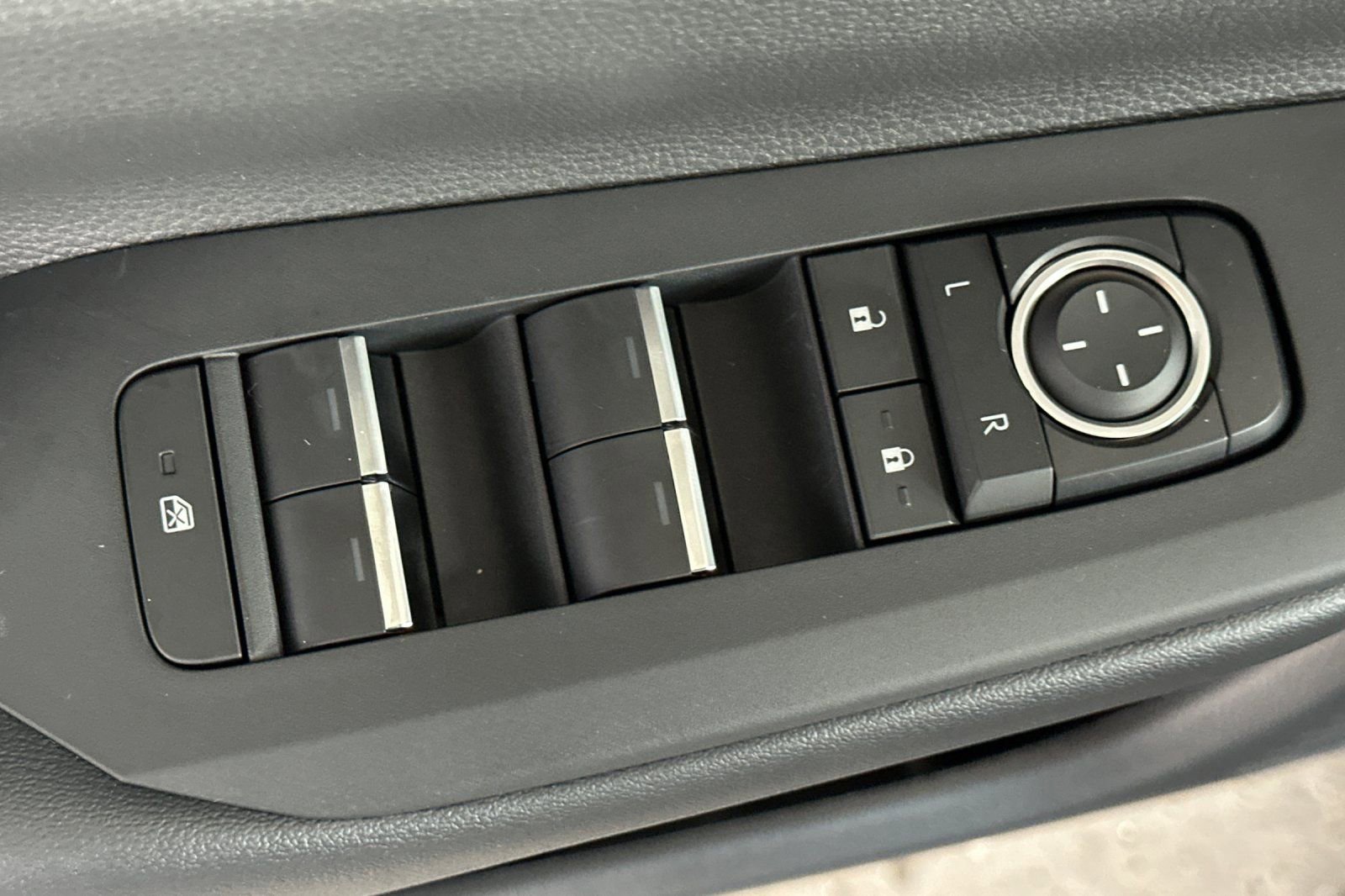 New 2026 Toyota Prius Plug-In Hybrid image 12