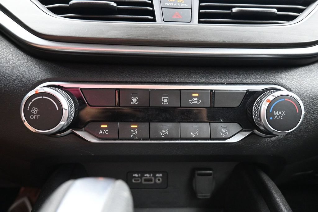 Used 2025 Nissan Altima 2.5 SV FWD image 14
