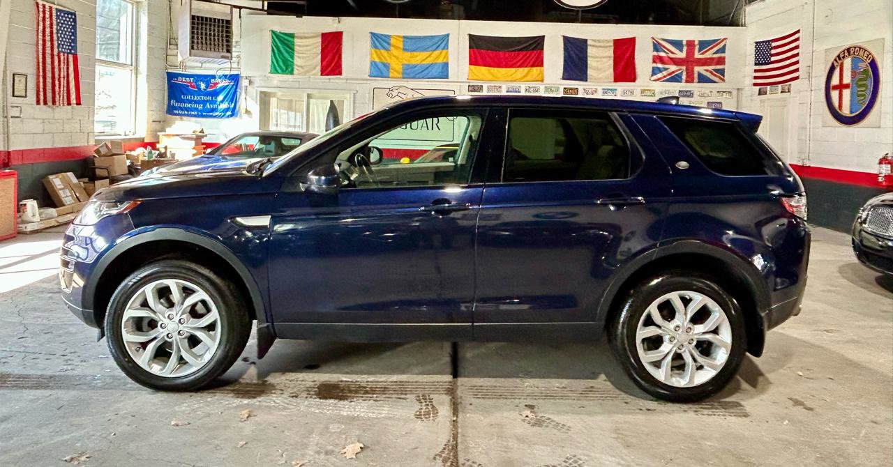Used 2017 Land Rover Discovery Sport HSE image 2