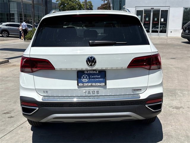 Certified 2024 Volkswagen Taos SE w/ Panoramic Sunroof Package image 18
