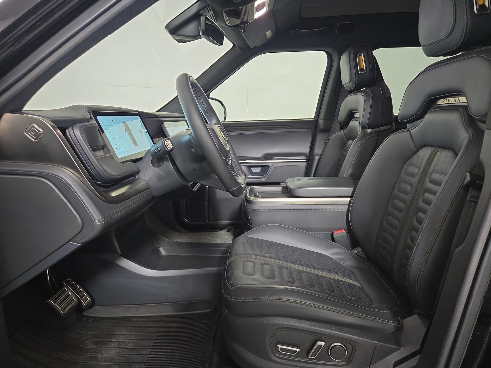 Used 2023 Rivian R1S Adventure Quad AWD/4WD image 20