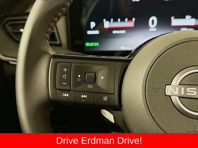 Used 2025 Nissan Kicks SR AWD/4WD image 12
