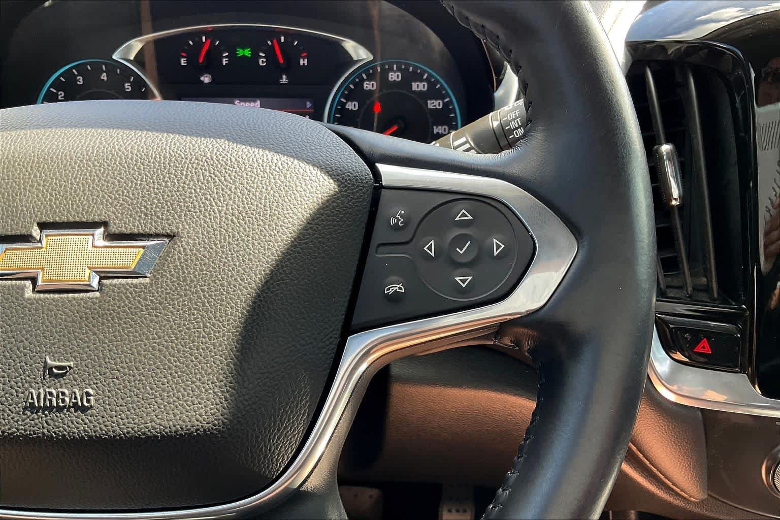 Used 2021 Chevrolet Traverse LT FWD image 19