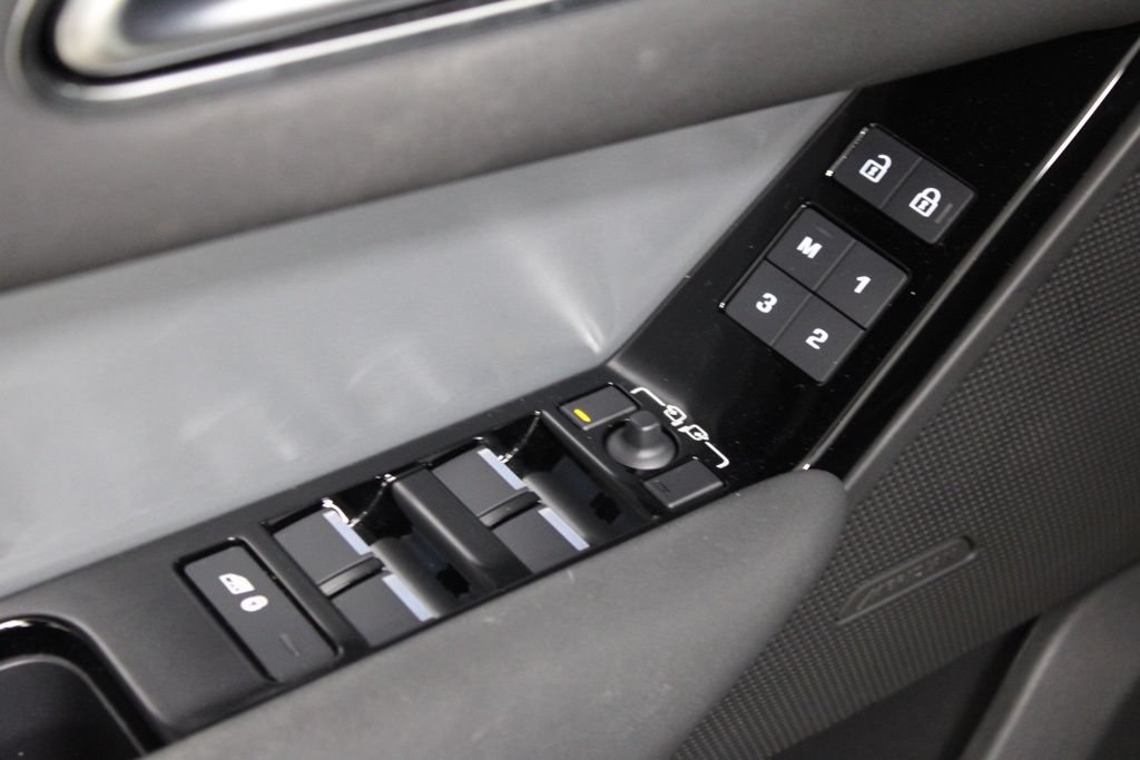 Certified 2025 Land Rover Range Rover Velar S AWD/4WD image 19