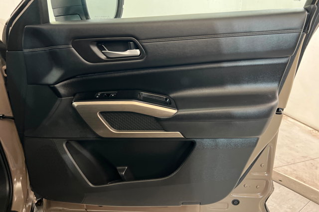 Certified 2023 Nissan Pathfinder Platinum FWD image 24