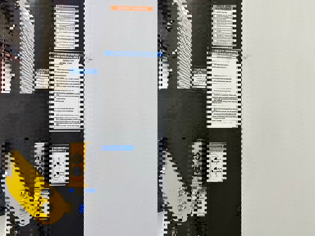 Used 2022 Chevrolet Express 3500 w/ Power Convenience Package image 32