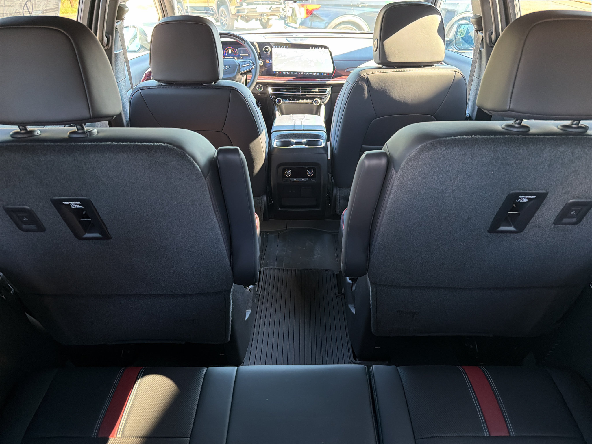 New 2027 Chevrolet Traverse RS w/ LPO, Floor Liner Package FWD image 12