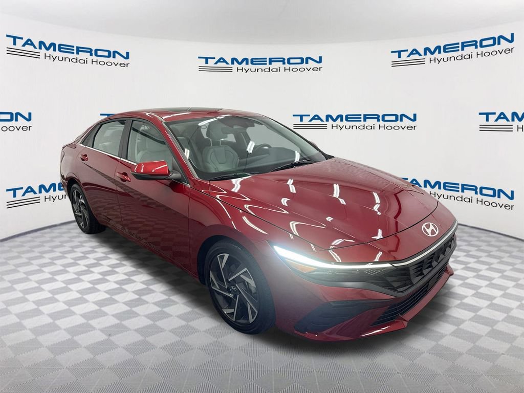 Used 2025 Hyundai Elantra Limited FWD image 7