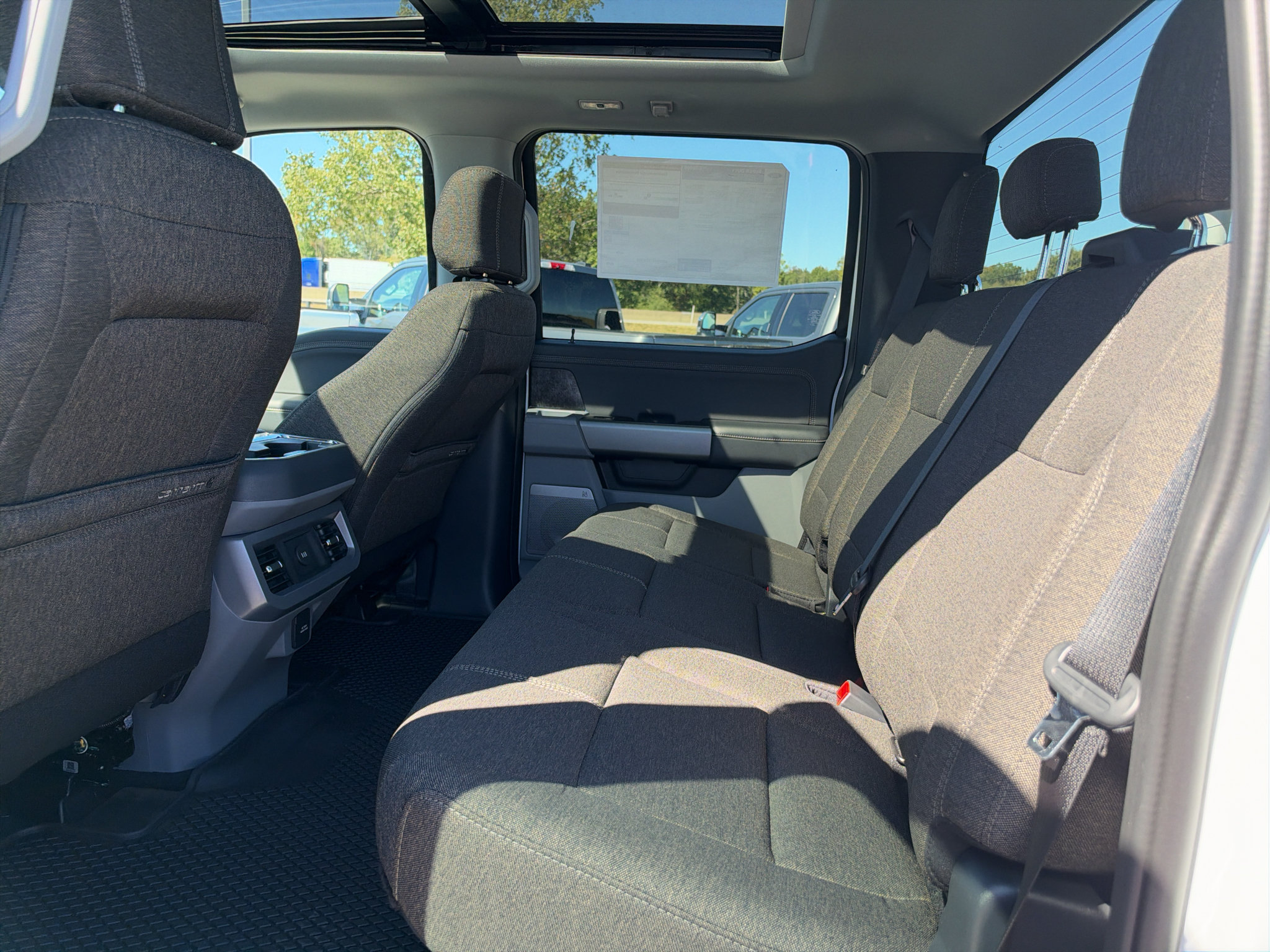 New 2027 Ford F250 XLT w/ XLT Premium Package AWD/4WD image 24