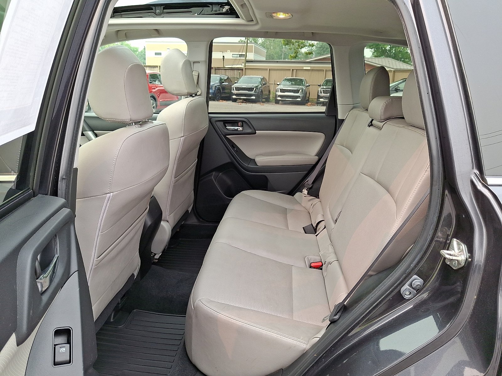 Used 2015 Subaru Forester 2.5i Limited AWD/4WD image 11