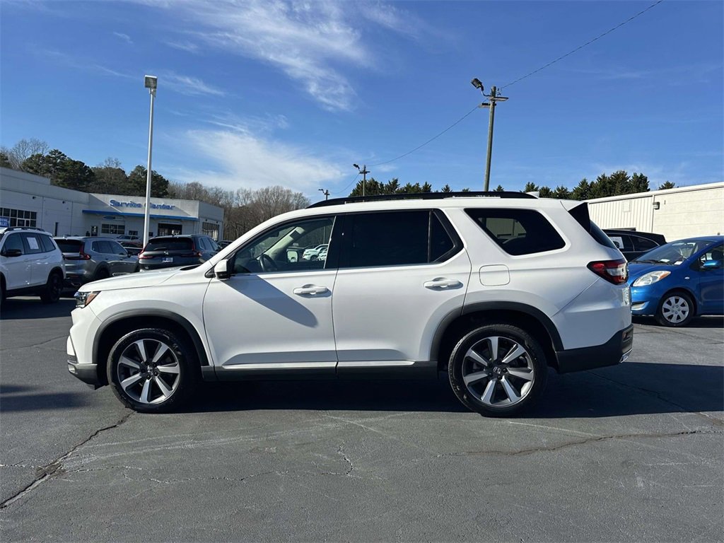 Certified 2025 Honda Pilot Touring image 24
