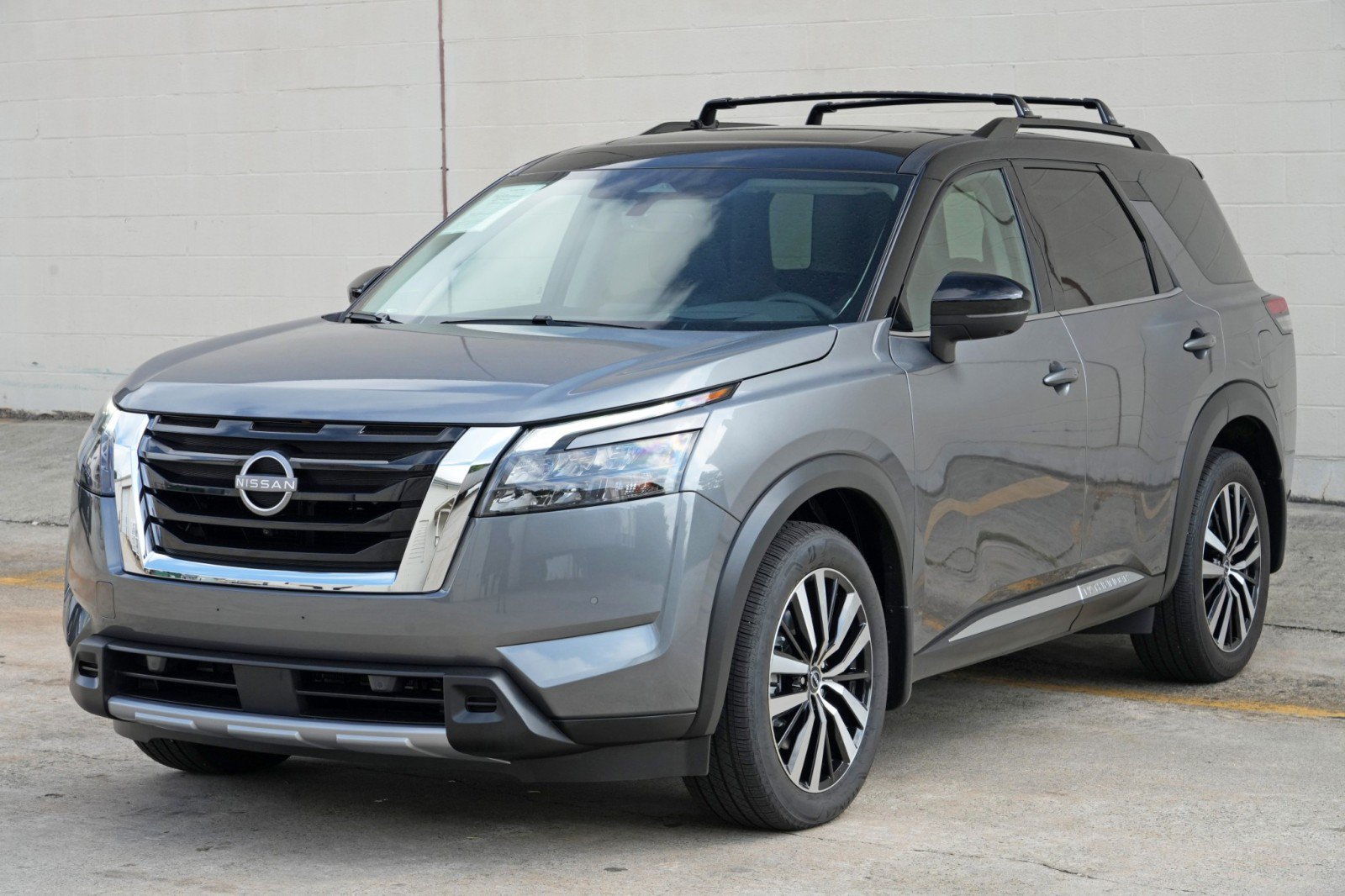 Used 2025 Nissan Pathfinder Platinum AWD/4WD image 51