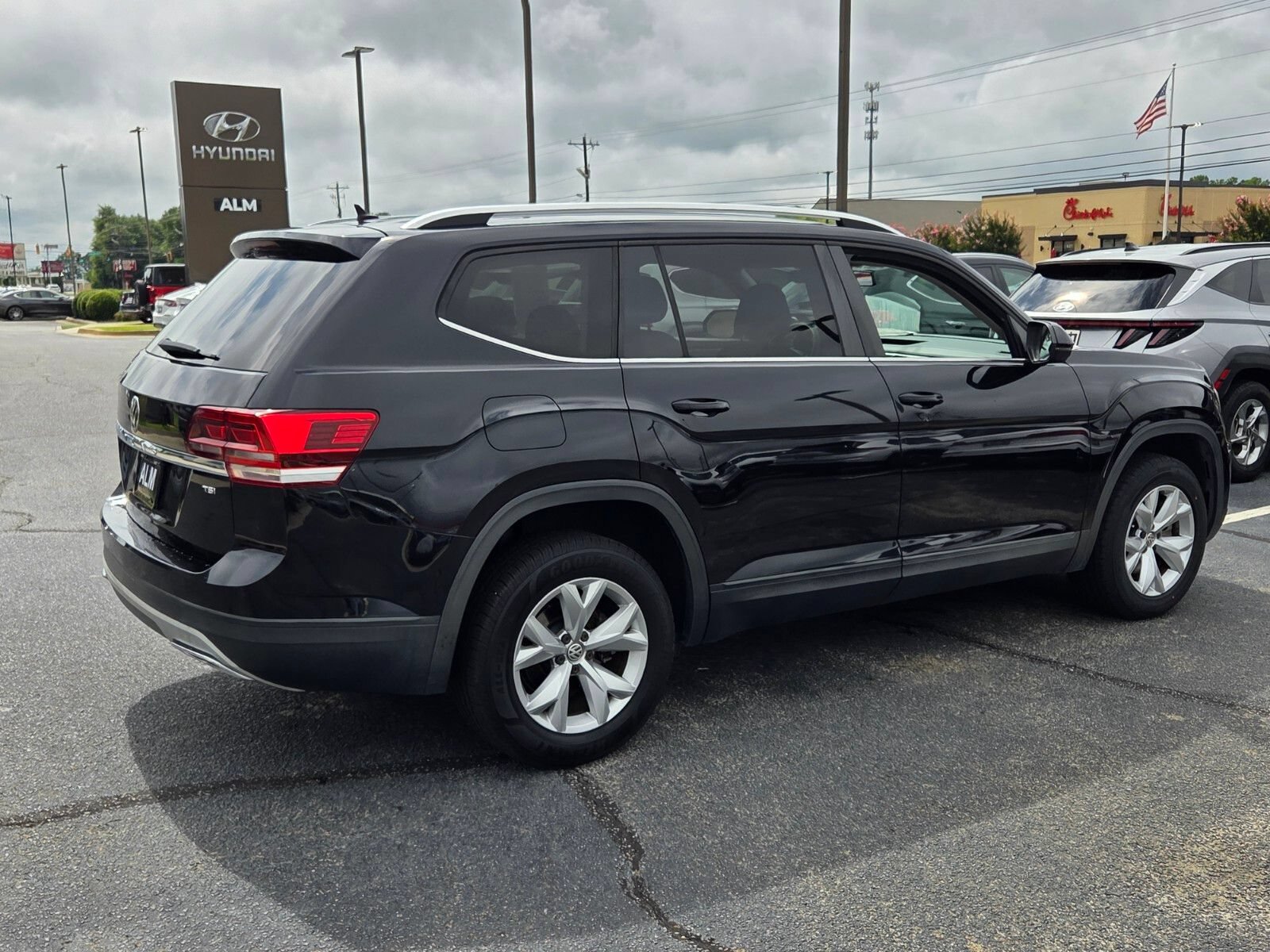 Used 2018 Volkswagen Atlas S FWD image 14