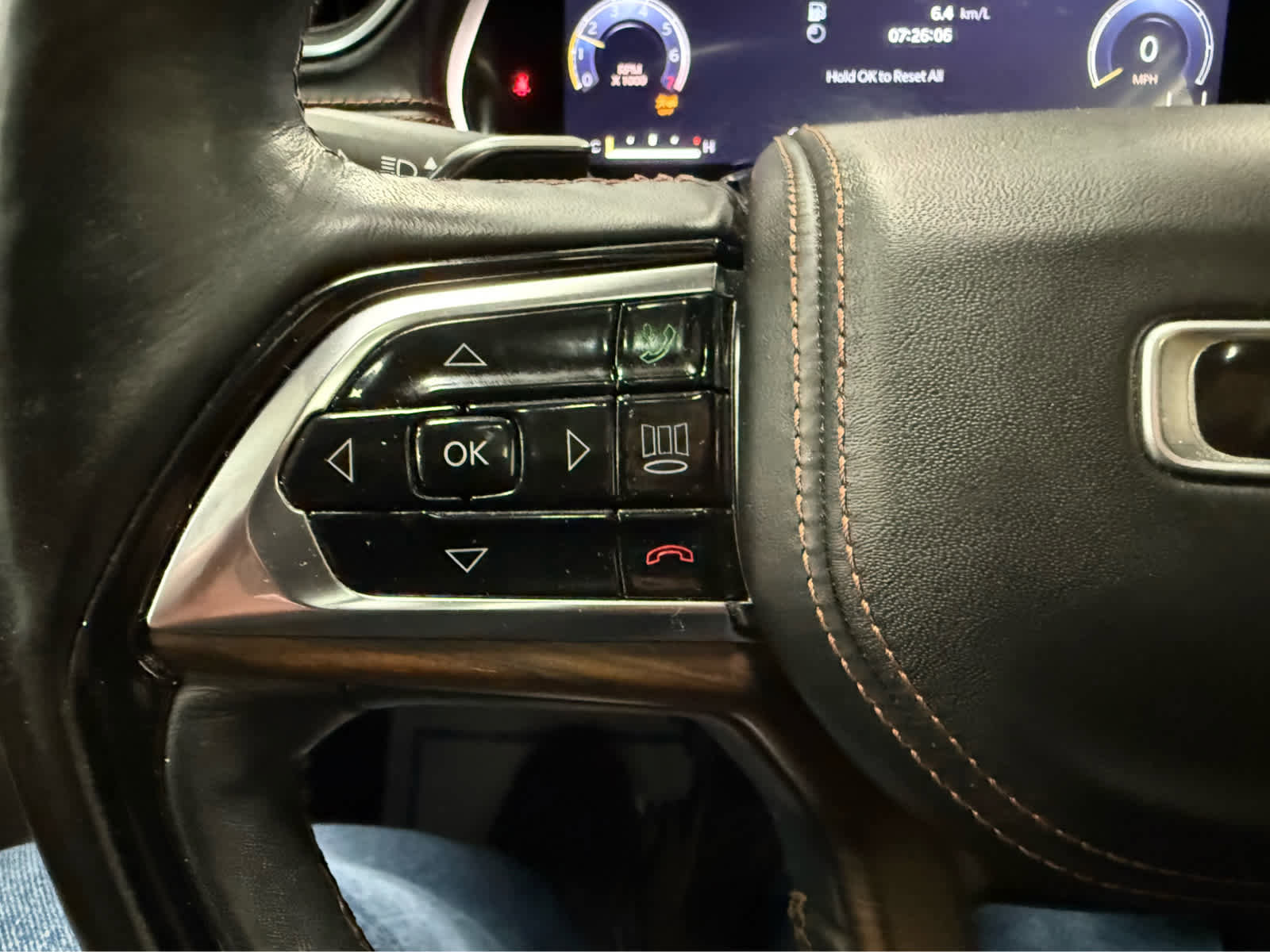 Used 2021 Jeep Grand Cherokee L Summit w/ Luxury Tech Group V image 14