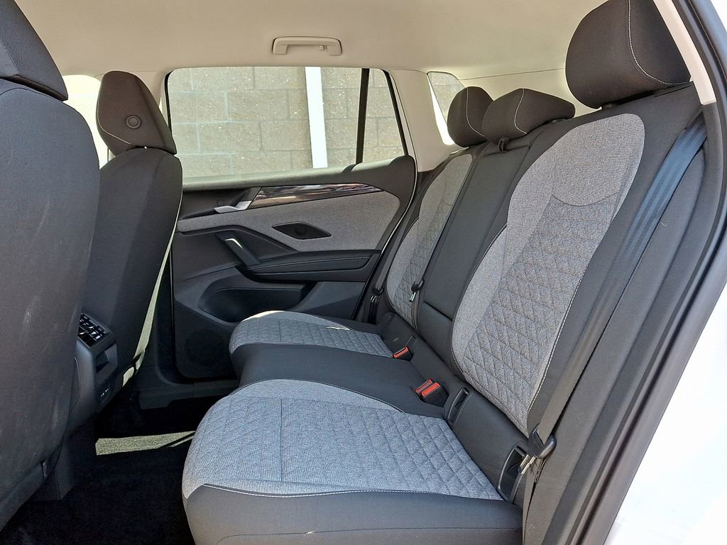 Certified 2025 Volkswagen Tiguan S w/ 18" Wheel Package image 10