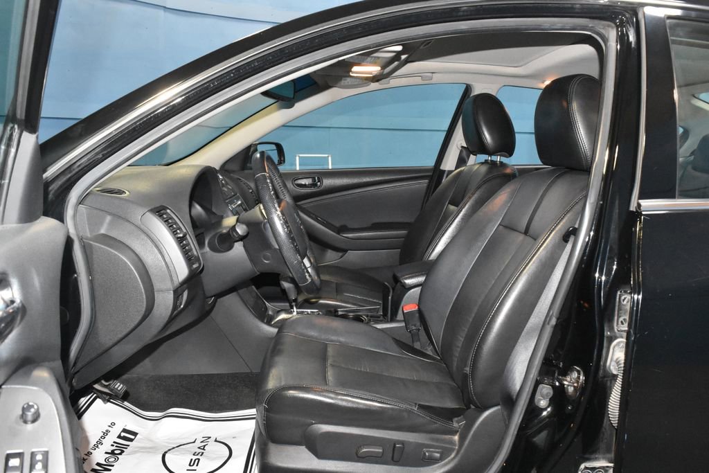 Used 2010 Nissan Altima 2.5 SL w/ SL Pkg FWD image 6
