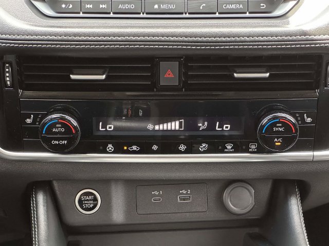 Used 2023 Nissan Rogue SL AWD/4WD image 21