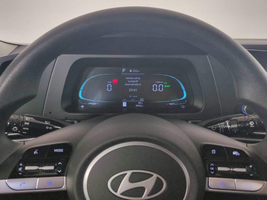 Used 2025 Hyundai Elantra Hybrid FWD image 31